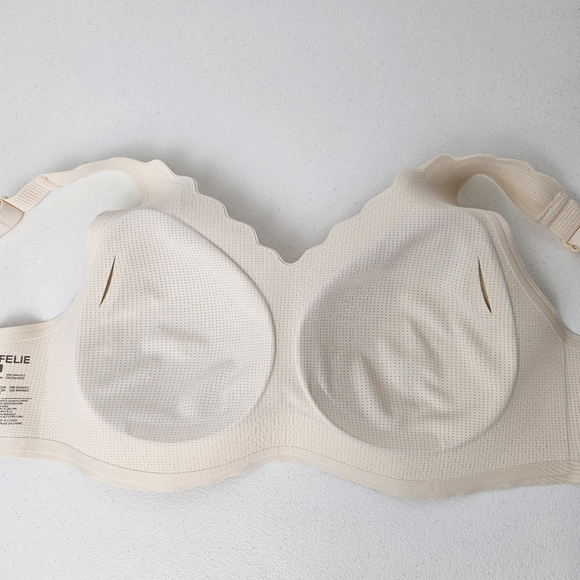 Comfelie Airlite Breathable Seamless Bra Small Wireless Scallop Edges - Picture 5 of 10